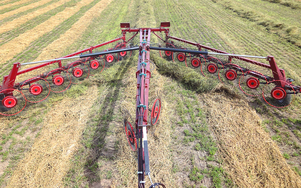 標題：9LQZ-8.5牽引折疊式指盤(pán)摟草機
瀏覽次數：28
發(fā)表時(shí)間：2023-12-12